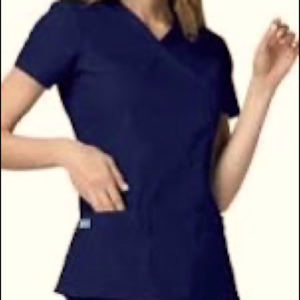 Adar Scrub top size L